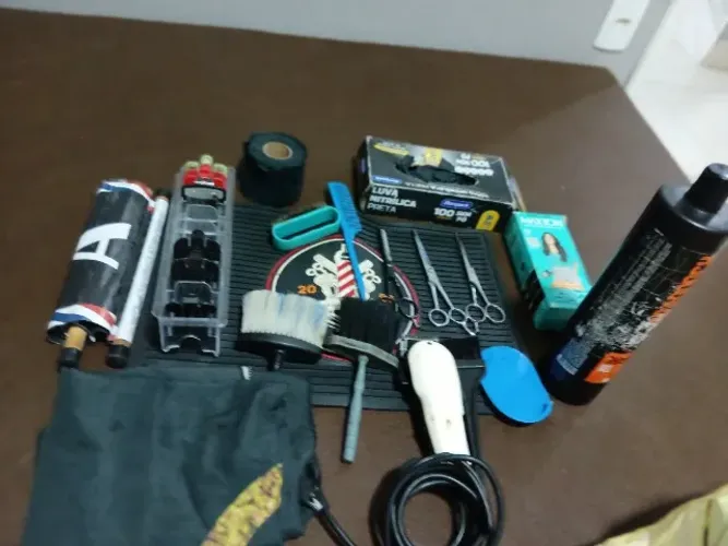 Maquina whall com acessórios de barbearia