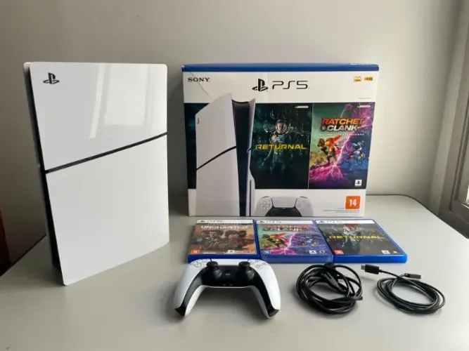 Console PlayStation 5 Midia Fisica Slim Branco 1TB Returnal e Ratchet e Clank Controle Sem