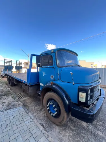 Caminhão Mercedes 1513