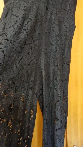 MACACÃO PRETO DE RENDA M