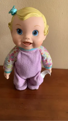 Boneca bebe Alive primeiro passos 