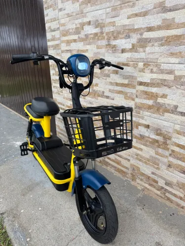 Scooter elétrica nova ! Usada 4 vezes/passo cartão
