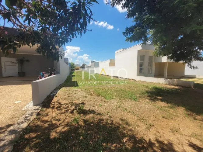 Terreno à venda no condomínio Campos do Conde 2 em Paulínia.