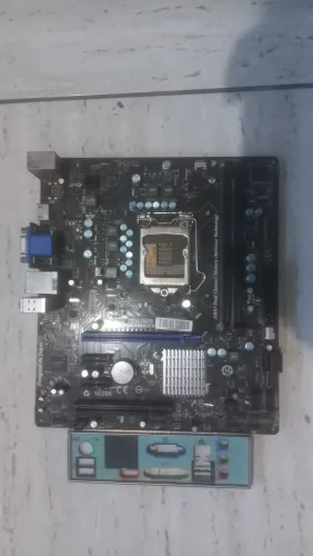 Placa mãe H61 LGA com defeito