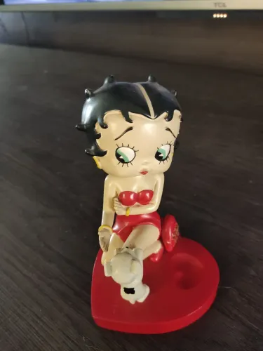Betty Boop com seu cachorrinho