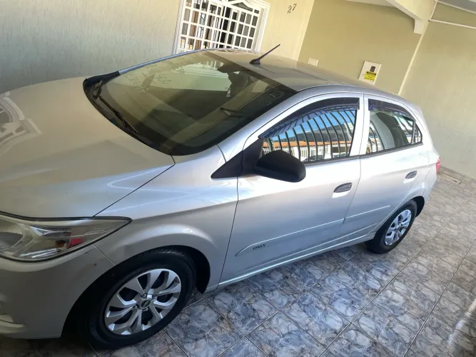 Chevrolet Onix JOY Hatch 1.0 8V Flex Mec. 4P 2018