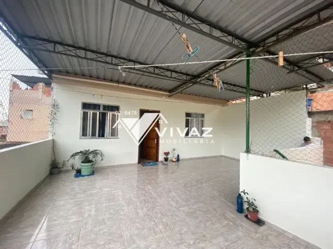 Excelente Casa em Condomínio com 02 Quartos Varandão e Terraço em Cascadura