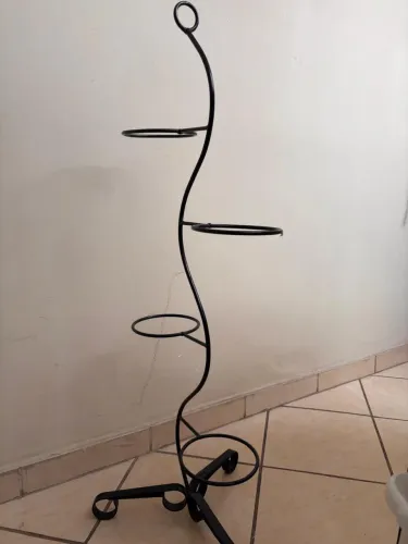 Aparador de planta e porta vinho de parede