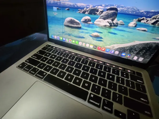 Macbook pro 16GB