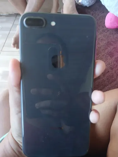 Vendo esse celular iPhone 8 plus