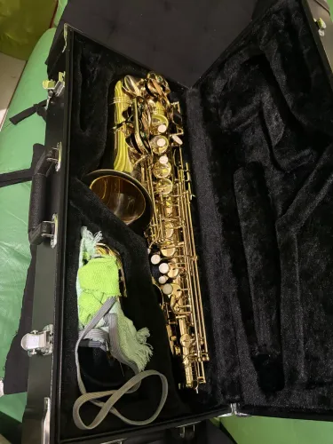 Vendo sax alto EAGLE