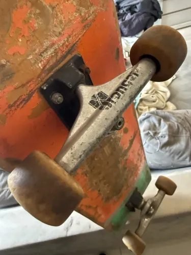 Skate Completo - Rodas Bones + Rolamentos Pig + Truck Stronger