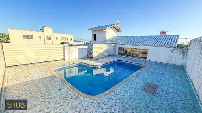 Casa à venda em Serra, De Fátima, com 4 suítes, com 200 m²
