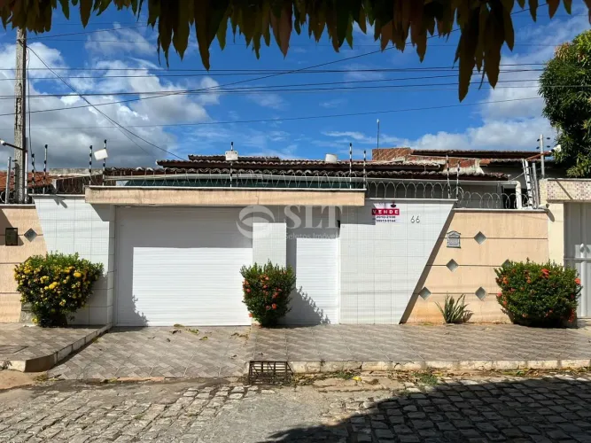 S8055 - Casa à Venda no Bairro Janduís Assú/RN