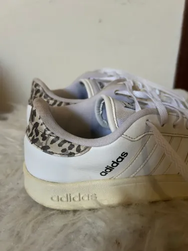 Tênis casual adidas
