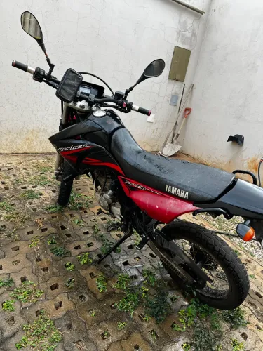 Lander 250 ano 2013 pra sair rápido 