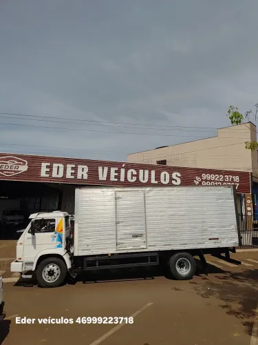 Caminhão toco