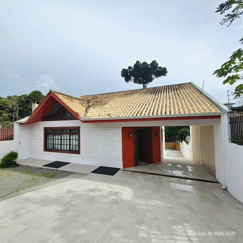 Casa com 5 Quarto(s) e 4 banheiro(s) para Alugar, 280 m² por R$ 8500 / Mês