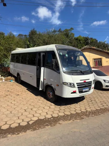 VOLARE V8L 2016 - 33 LUGARES COM AR-CONDICIONADO