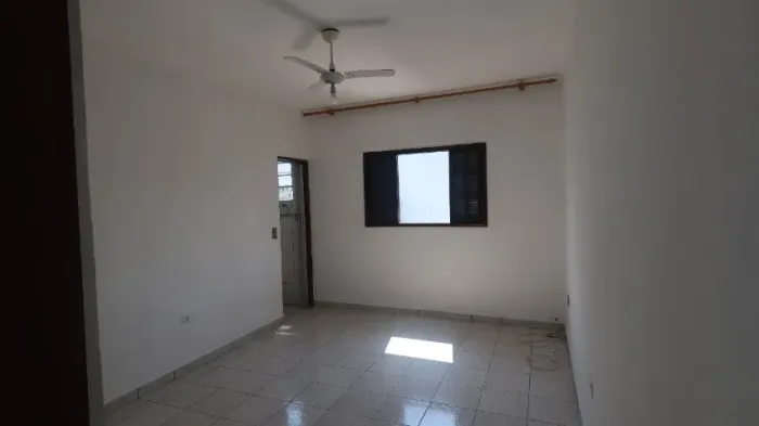Locação de casa no Colorado em Suzano 1 dorm. 800,00