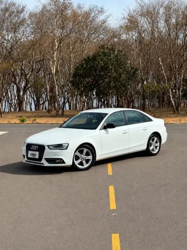 Audi A4 2.0 Avant 16V TFSI Quattro Stronic 2013