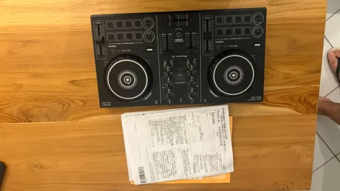ontroladora DJ Pioneer DDJ-200 Bluetooth + Caixa e Cabos