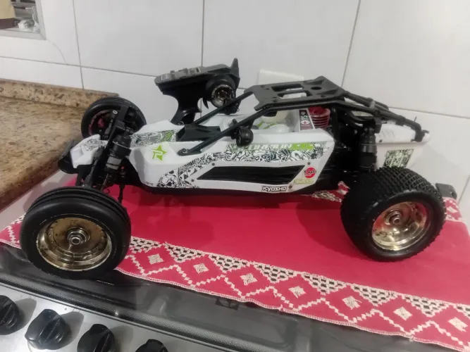 Vendo automodelo kyosho Scorpion 