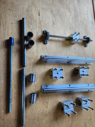 Guias Lineares para CNC Caseira