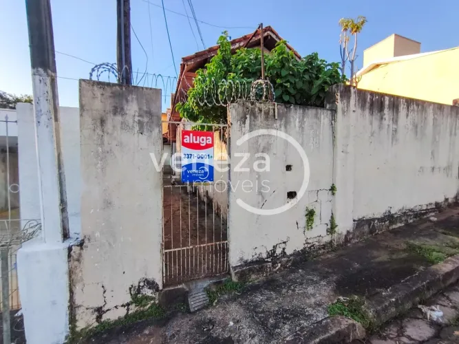 Casa para alugar na região central de Londrina com 3 quartos.