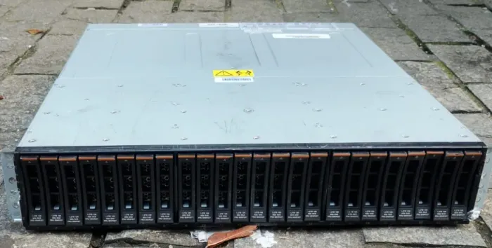 Storage Enclosure IBM Storwize V7000 Gen 2076-24F