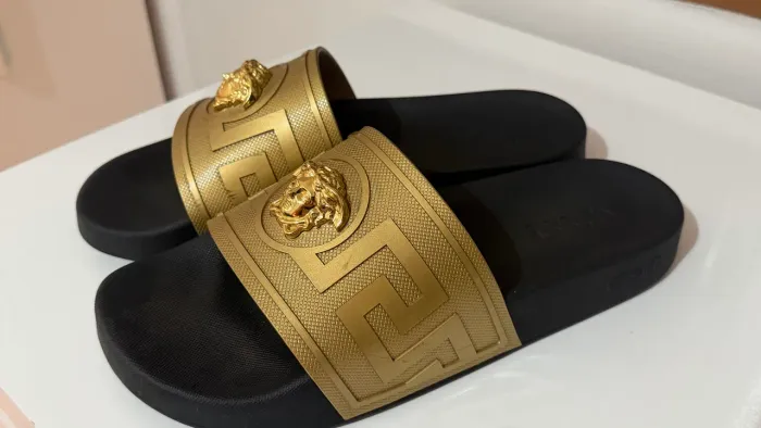 Chinelo Versace