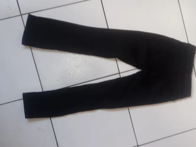 Calça preta nova tamanho 40