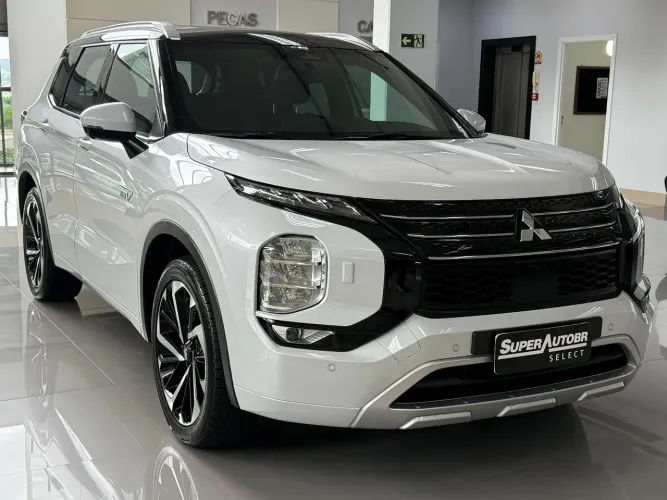 Mitsubishi Outlander Signature 2.4 4X4 AUT (híb) 2026