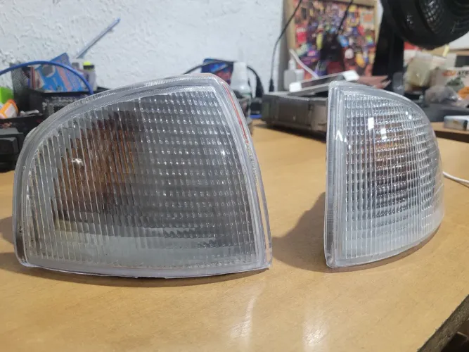 Par de lanternas dianteiras vw gol 96 a 99