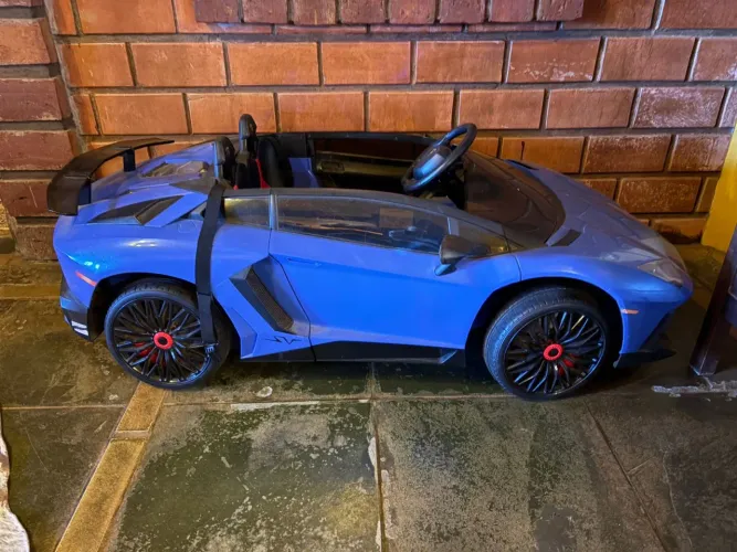 Lamborghini de brinquedo