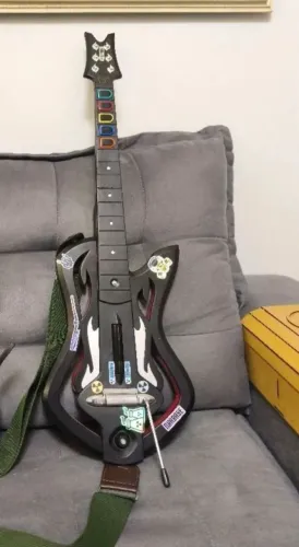Guitarra preta - Guitar Hero