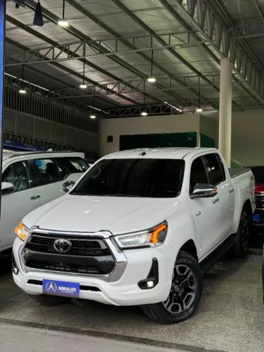 Toyota Hilux CD SRX 4X4 2.8 TDI 16V Diesel Aut. 2023