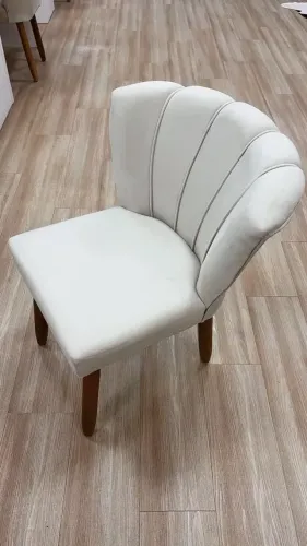 Vendo cadeira de petala