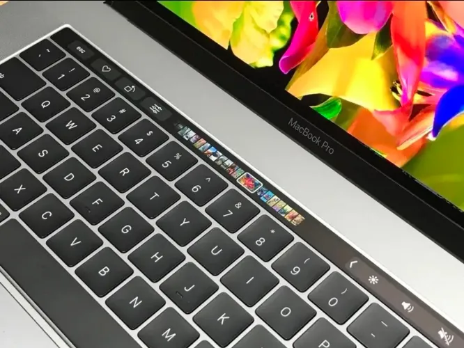 Macbook Pro M1 Touchbar