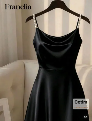 Vestido de cetim preto nunca usado