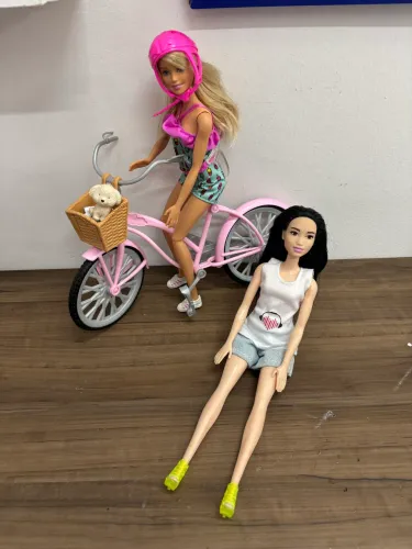 Lote Barbies + bike 
