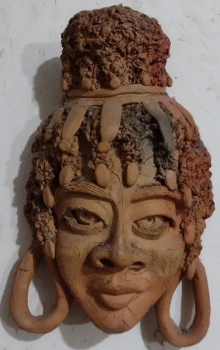 Antiga e rara máscara esculpida em barro - Anos 80