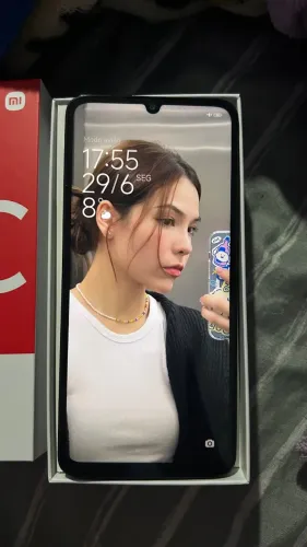 Celular semi novo Redmi xaiomi 13C 256Gb