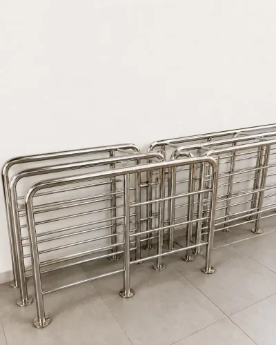 Divisórias de Inox para Supermercados, Adegas e Filas de Caixa