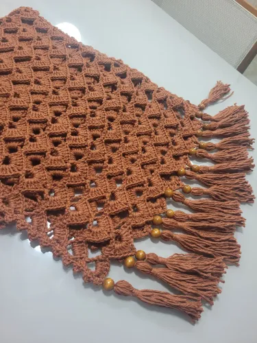 Caminho de mesa em crochê 1.80m