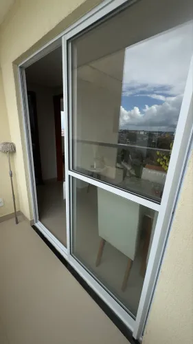 Porta muito nova para varanda