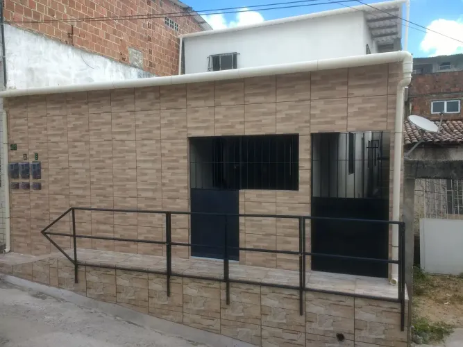 UR 03 - CASA 1° Andar Ótima Localização