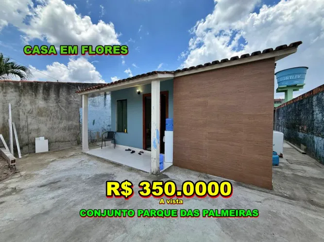 Casa Reformada no Conjunto Parque das Palmeiras - 2 Quartos, 2 Vagas, Quintal Amplo