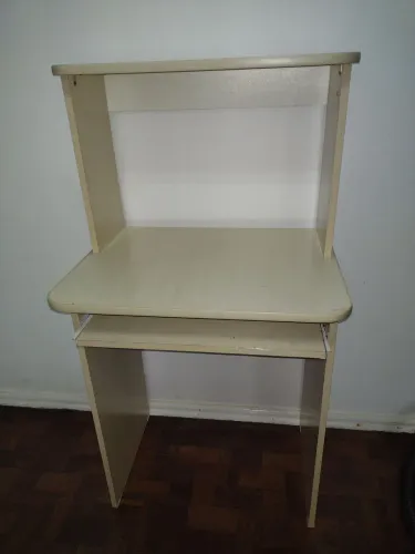 Mesa para computador.