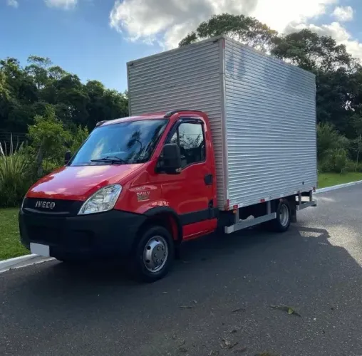 Iveco daily 55c17 4x2 2013 único dono